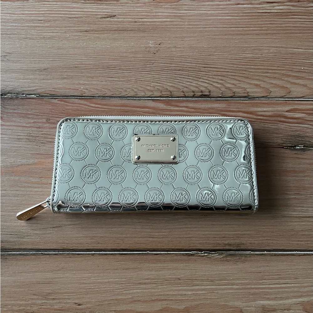 Michael Kors MK Jet Set Mono Mirror Wallet in Metallic Gold